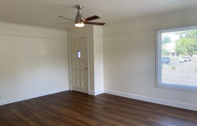 2 beds, 1 bath, 837 sqft, $1,648, Unit H3311