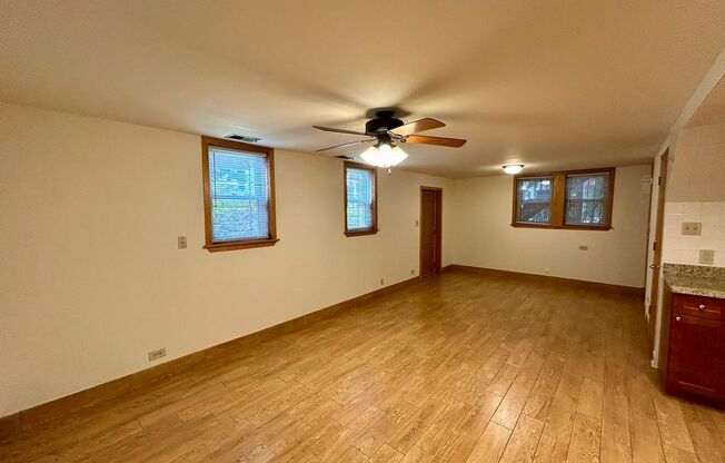 1 bed, 1 bath, 700 sqft, $1,775, Unit 534-400G