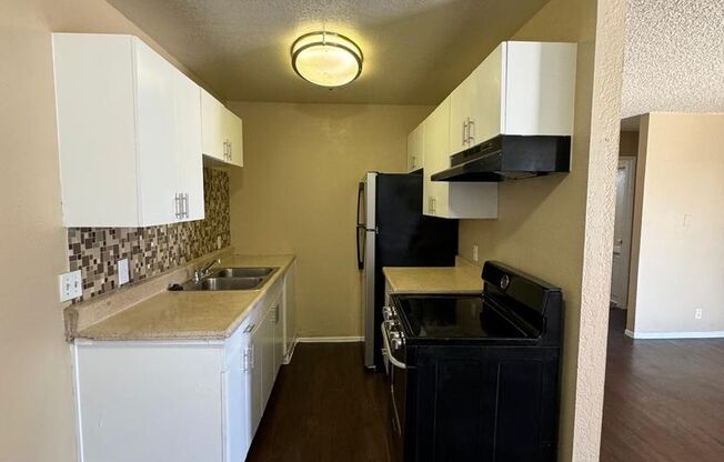 1 bed, 1 bath, 550 sqft, $995, Unit 104