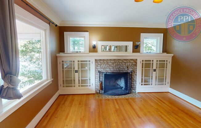 Charming 4-Bedroom Retreat with Chef's Kitchen and Cozy Fireplace in Portland!  NO SECURITY DEPOSIT WITH RHINO.