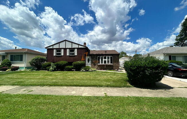 8136 GRACE PL