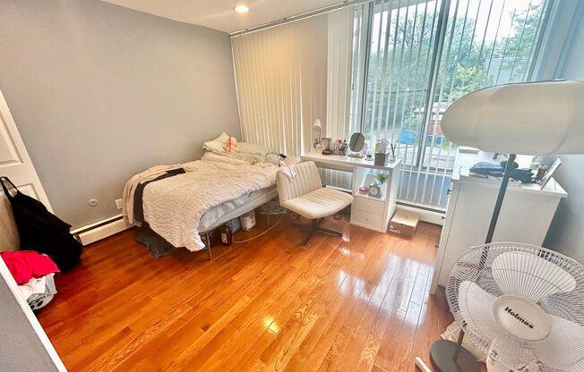 2 beds, 1 bath, 768 sqft, $2,425, Unit 325