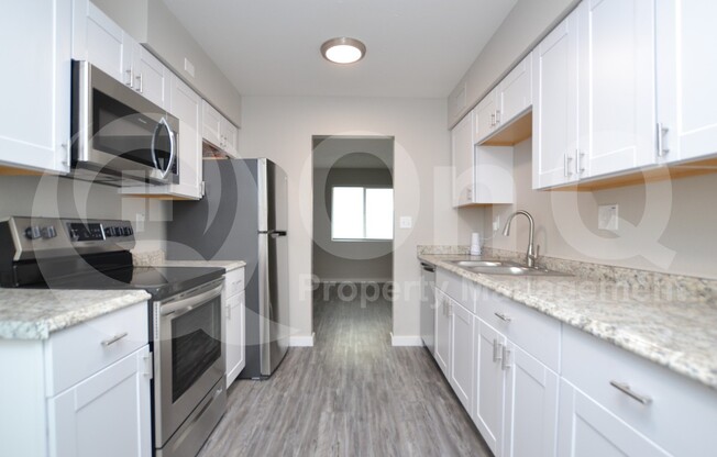 2202 W DEVONSHIRE AVE