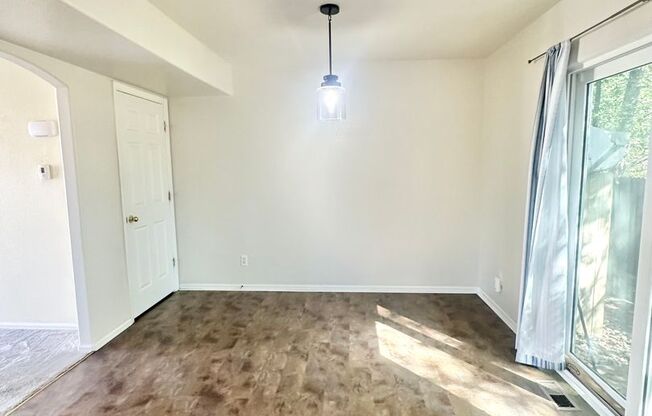 1 bed, 1 bath, $595