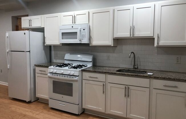 Charming row home in Baltimore City!