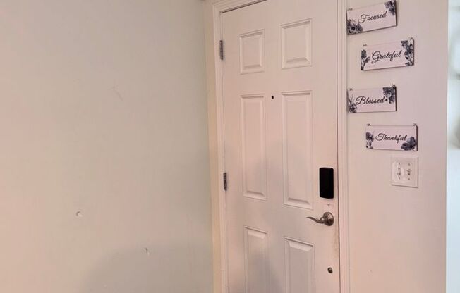 Updated 3 Bedroom End Unit Townhome!