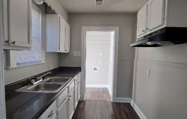 Welcome to 927 Maple Dr in Memphis, TN!