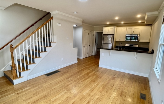 459 SOMERVILLE AVE