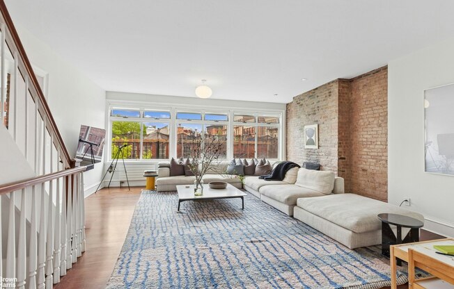 277 W 12 ST