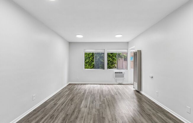 Studio, 1 bath, 615 sqft, $1,998, Unit 220