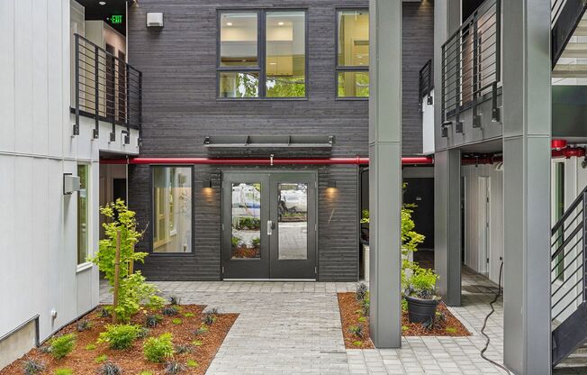 Studio, 1 bath, 250 sqft, $1,350, Unit 101