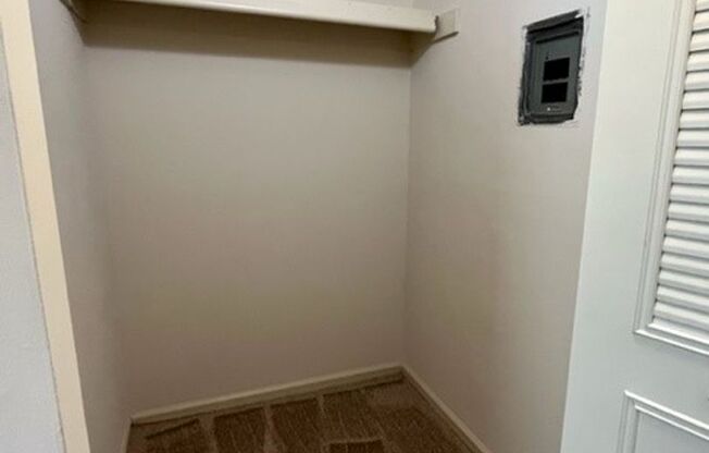 2 beds, 1 bath, 900 sqft, $1,525, Unit 933