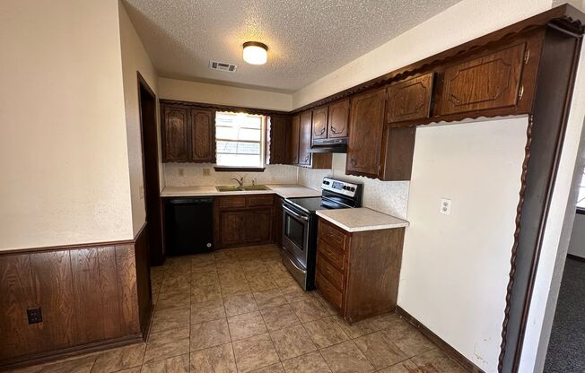 2 beds, 1 bath, $950