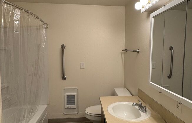 2 beds, 1 bath, 1,000 sqft, $1,350, Unit 31