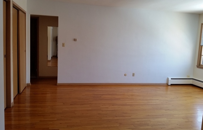 1 bed, 1 bath, $1,000, Unit 206