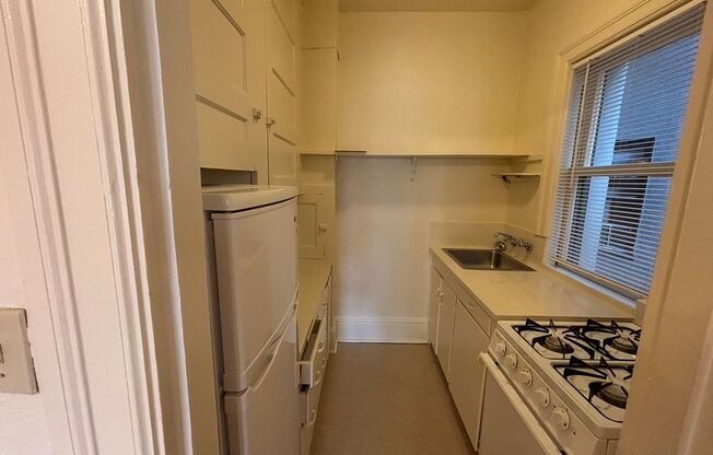 1 bed, 1 bath, 405 sqft, $1,125, Unit 201