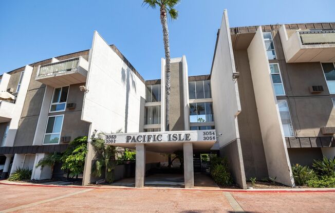 Pacific Isles - Point Loma Renovated Condo- Gated Community, Some Utilities Included, Parking, and ALL the Amenities!!
