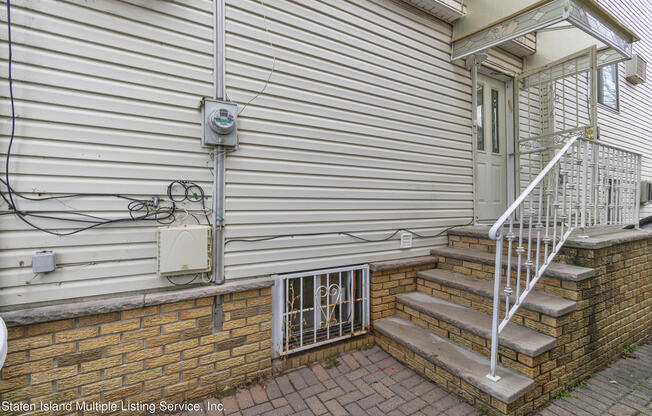 37 LIVINGSTON AVE