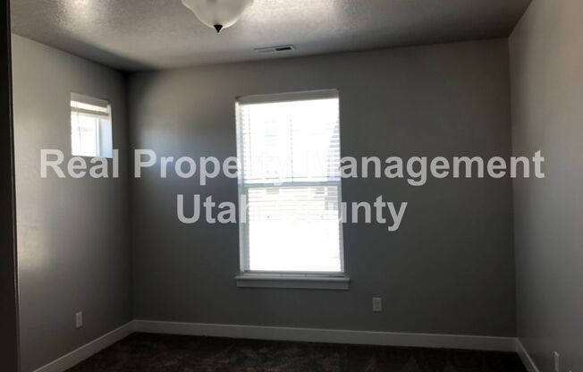 3 beds, 2 baths, $1,549