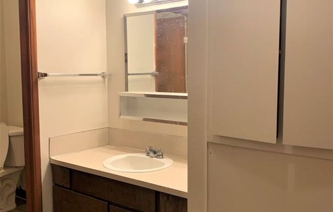 Studio, 1 bath, 525 sqft, $1,150, Unit 11