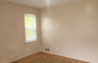 3 beds, 1 bath, $1,200