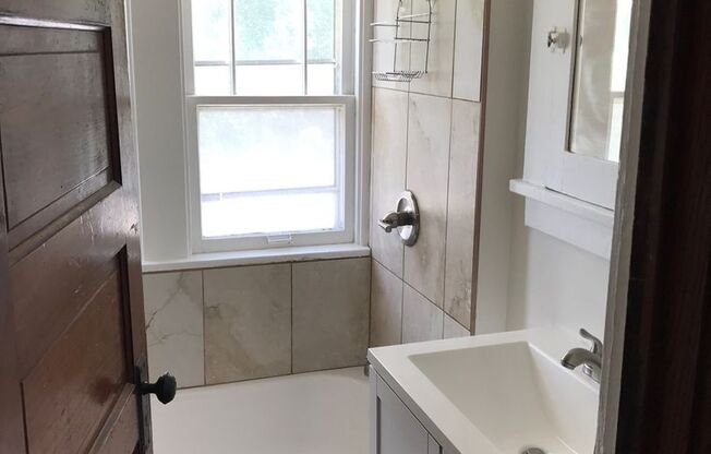 Spacious & Updated Craftsman House in Gifford Park