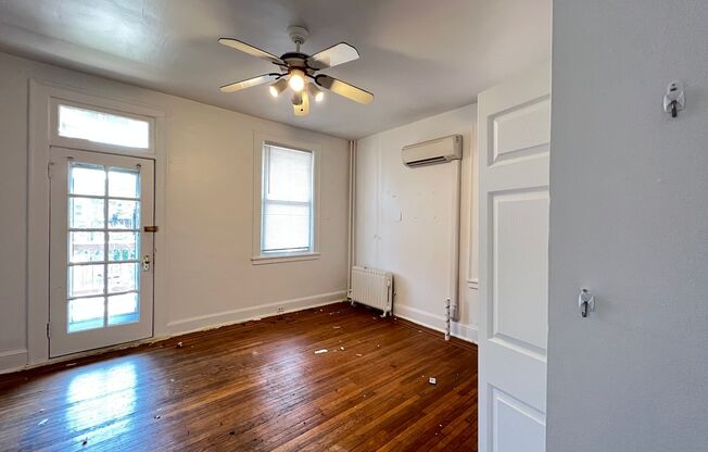 3 beds, 1 bath, 1,000 sqft, $2,100, Unit 3029 N. Calvert St. D3