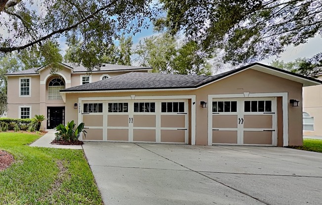 1952 ALAMBRA CIR
