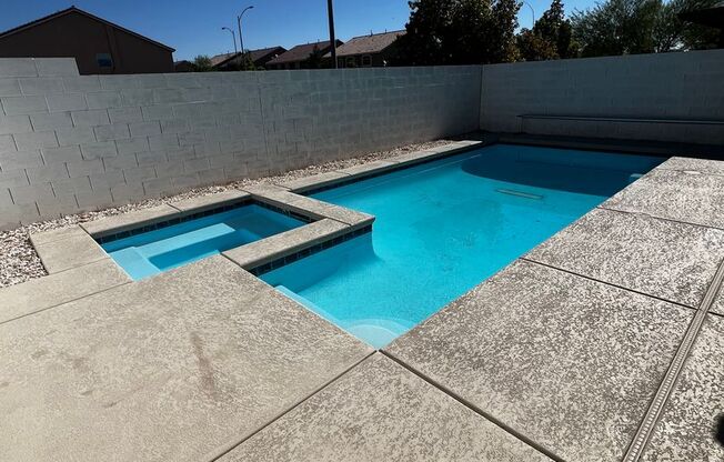 Dual Primary Suites, Heated Pool & Spa in Southwest Las Vegas. SOLAR Panels
