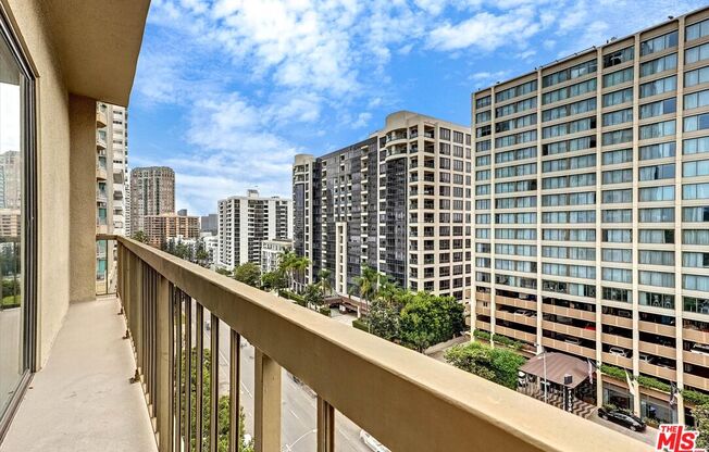 2 beds, 1.8 baths, 974 sqft, $4,200, Unit 1002