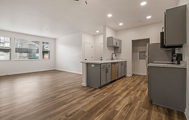 2 beds, 1 bath, 948 sqft, $1,750, Unit 173