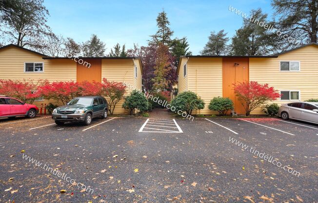 Charming Upstairs 2BD/1BA in the Heart of Multnomah Village