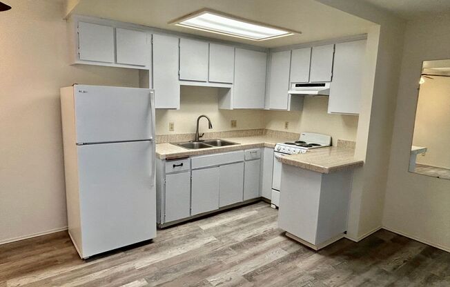 MUST BE 55 AND OLDER TO RENT: 1 Bed, 1 Bath North Park Unit