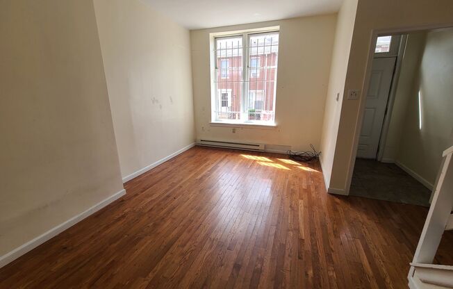HUGE 3 BED 2 bath NEAR TEMPLE UNIVERSITY SEPTEMBER 10