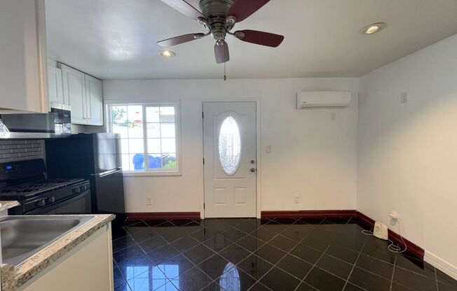 Studio, 1 bath, $1,400