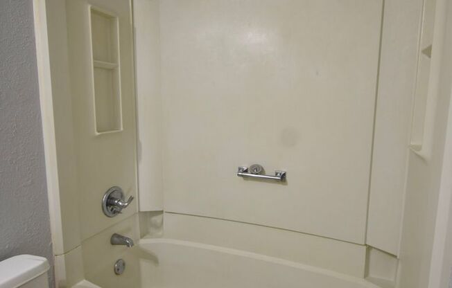 2 beds, 2 baths, $995