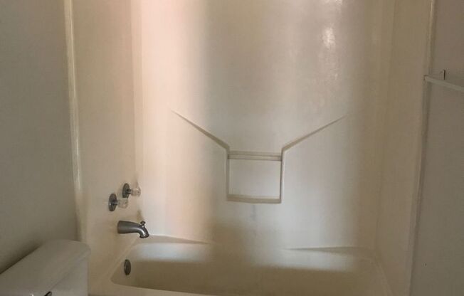 1 bed, 1 bath, 600 sqft, $795, Unit Ronbel Guerrero 37