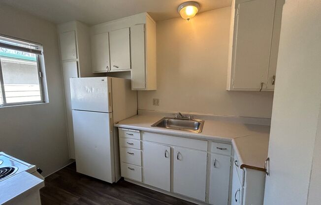 Studio, 1 bath, $1,195, Unit #25