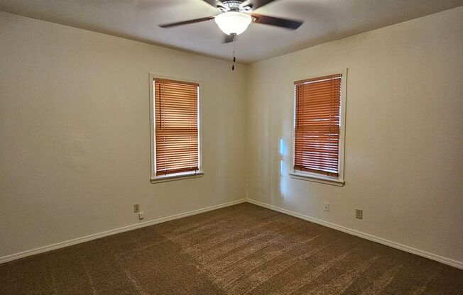 2 beds, 1 bath, $1,200