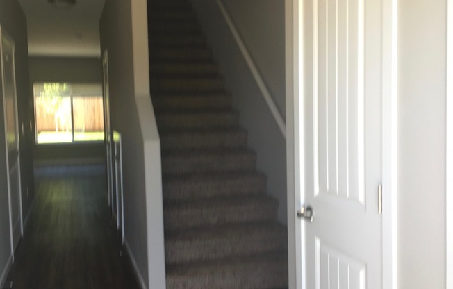 1420 - 1422 Marigold Dr.