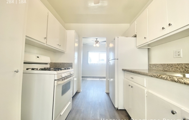 2 beds, 1 bath, $2,700