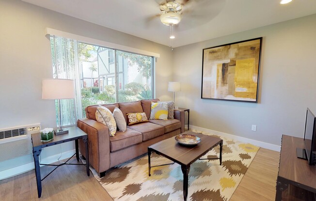 Henry Square - Where Modern Comfort Meets Neighborhood Charm