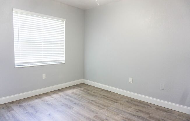 2 beds, 1 bath, 1,000 sqft, $1,395, Unit 5712 A
