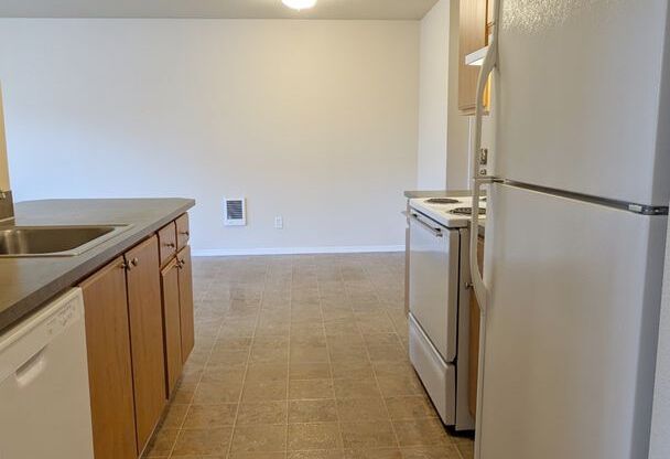 3 beds, 2 baths, 1,180 sqft, $1,625, Unit C104