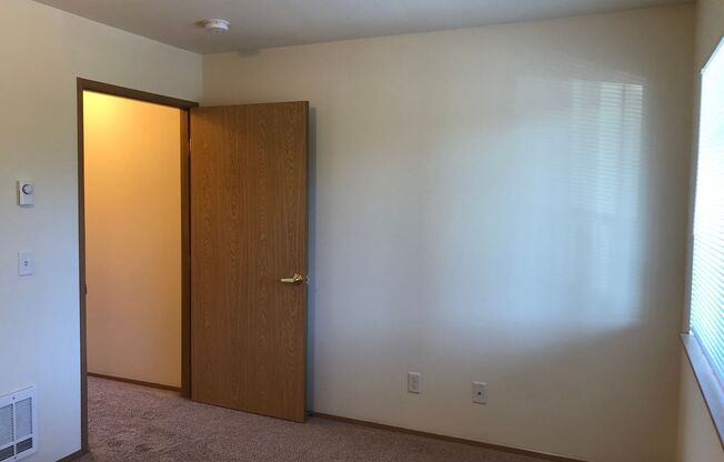 1 bed, 1 bath, 672 sqft, $1,300