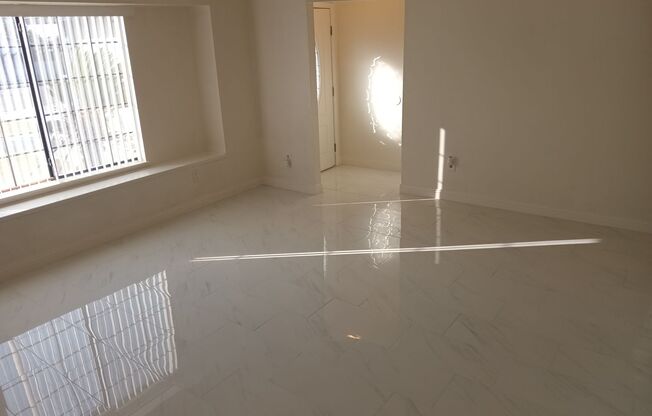 Stylish, Secure, and Pet-Friendly 3-Bedroom Home in South Bakersfield
