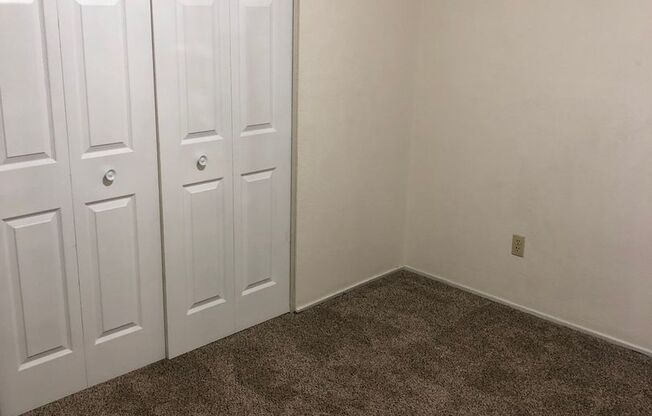 2 beds, 1 bath, 796 sqft, $1,150, Unit 126
