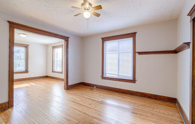 Charming & Comfortable 2 Bedroom Duplex Walking Distance to the Old Market!!