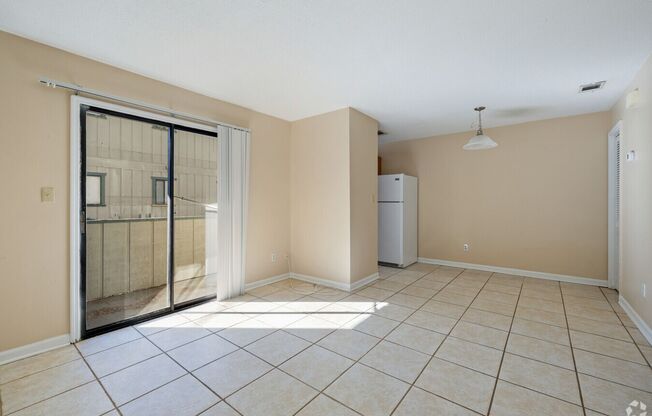 1 bed, 1 bath, 540 sqft, $850, Unit 836 - 8