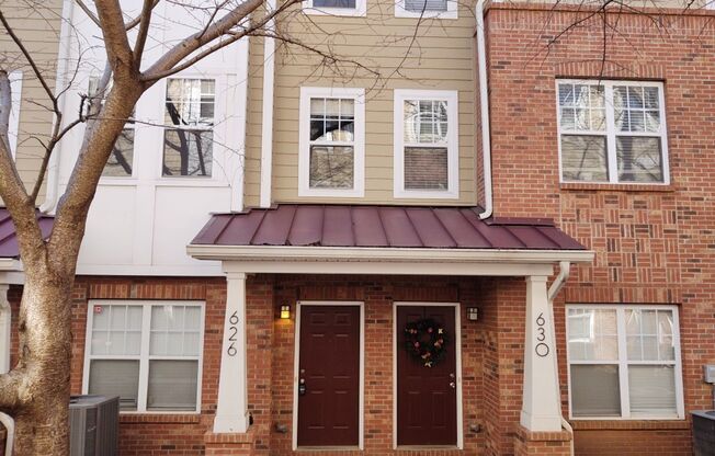 Pristine, move in ready Townhome located in Elizabeth Court!